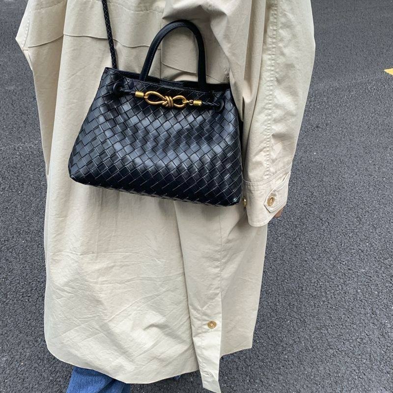 Black Bottega Veneta Andiamo tote crafted from signature Intrecciato woven leather