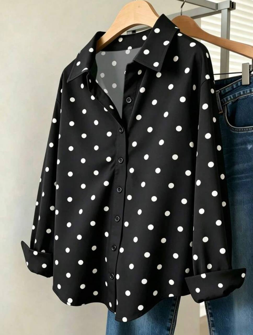 Black and white polka dot single-breasted long-sleeve casual shirt featuring a classic lapel collar