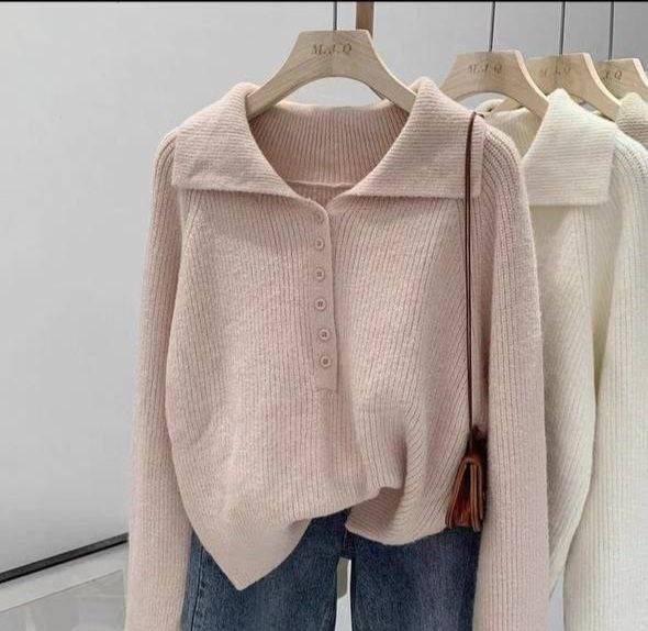 Women collared knit sweater