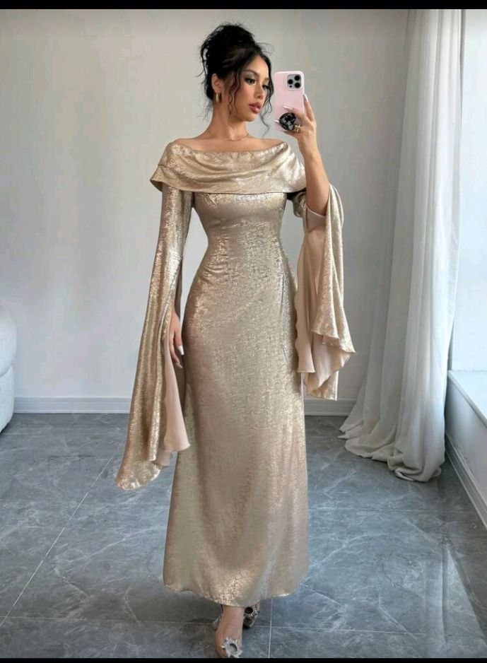 Off the shoulder neckline