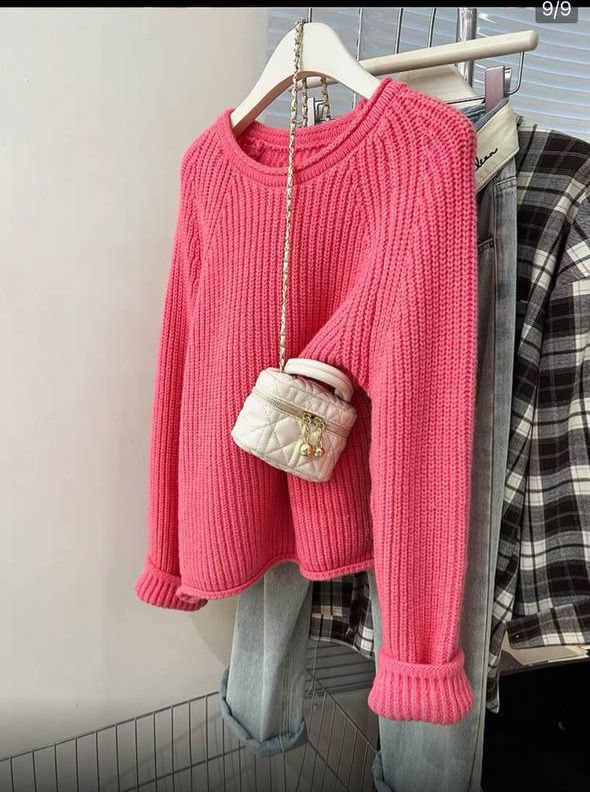 Women's pink ribbed sweater