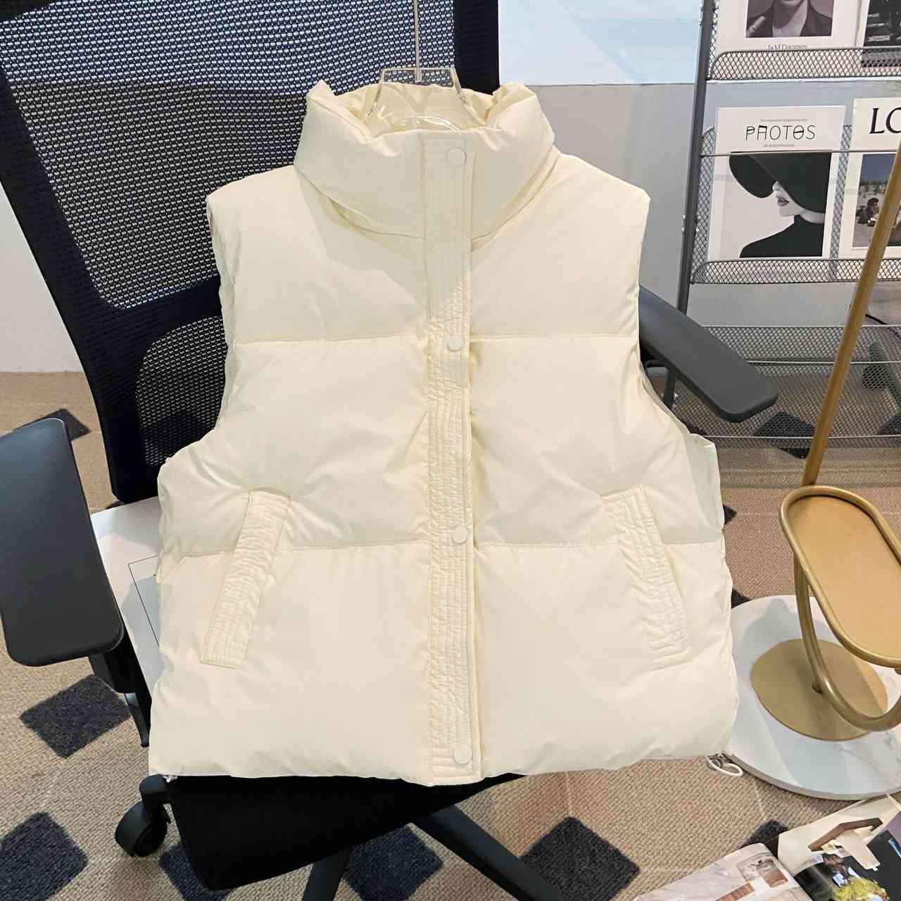 Women's high-neck sleeveless quilted puffer vest