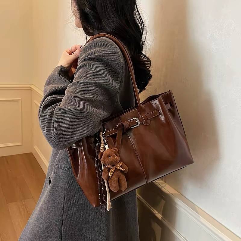 Vintage-style brown PU leather tote bag
