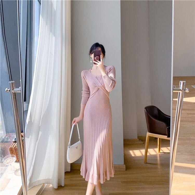 Pink ribbed knit midi dress