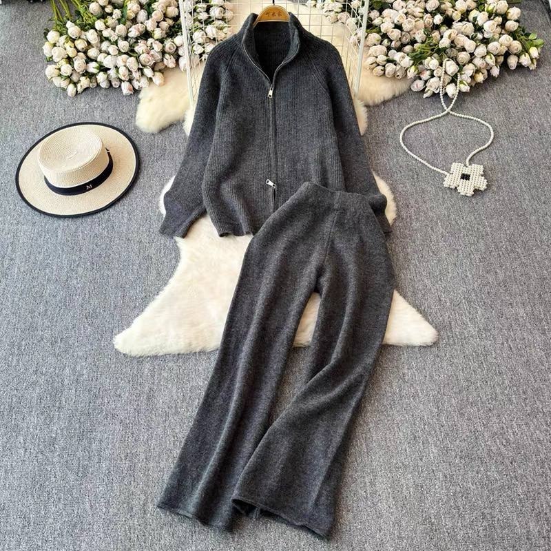 Minmoor Casual Knits HW-ZZ 0026 set features a beige ribbed zip-up sweater and matching wide-leg trousers