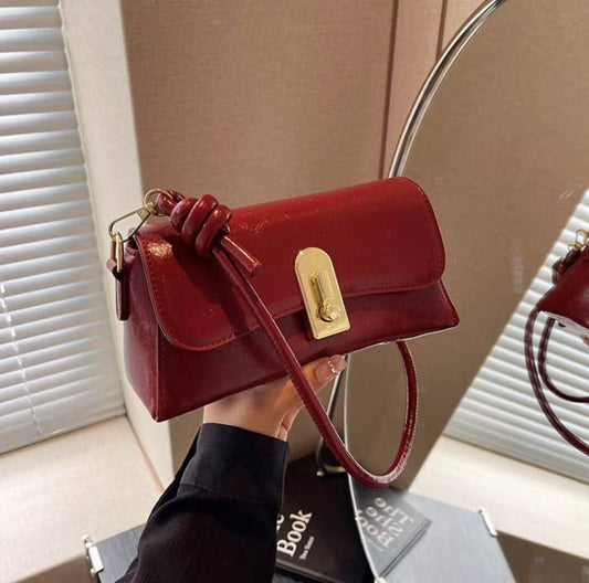Burgundy Women's Shoulder Bags 2024