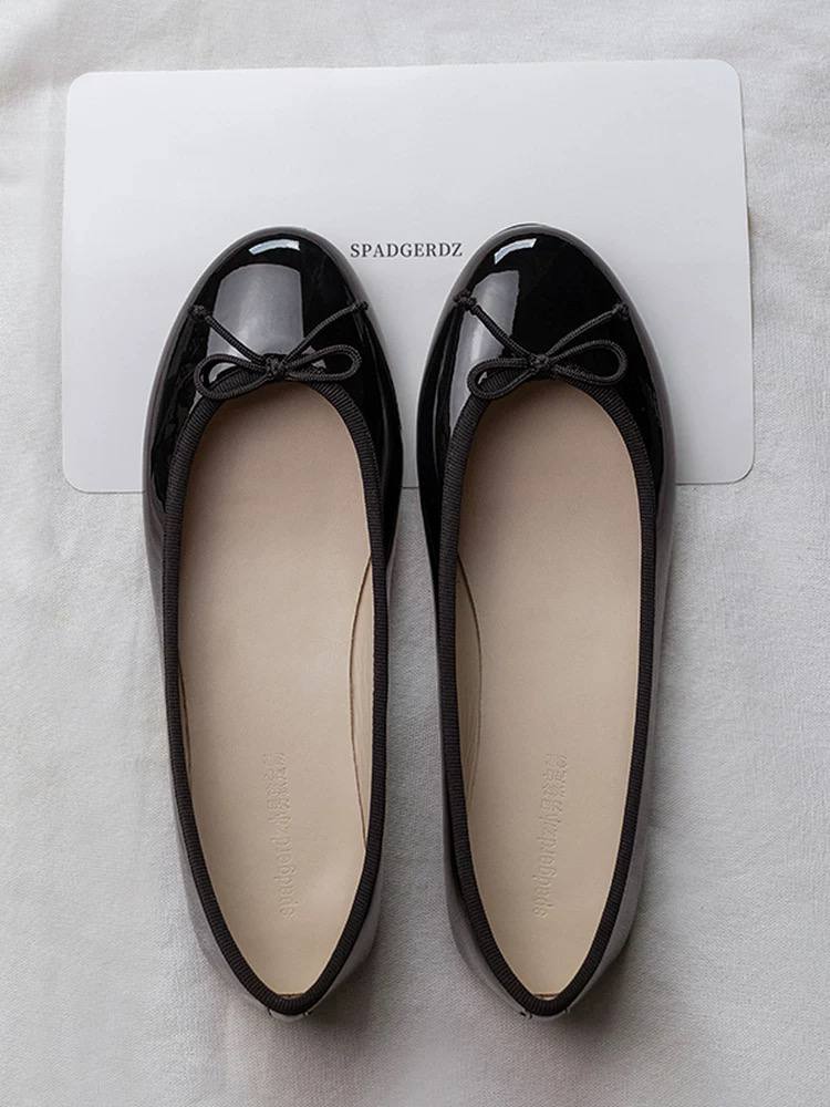 Black glossy ballet flats shoes
