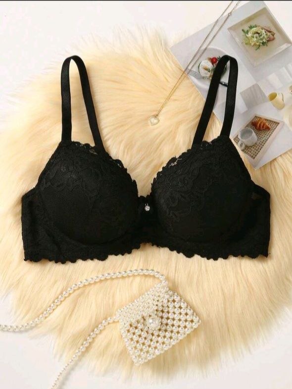 DesireSculpt women's lace underwire push-up bra in black