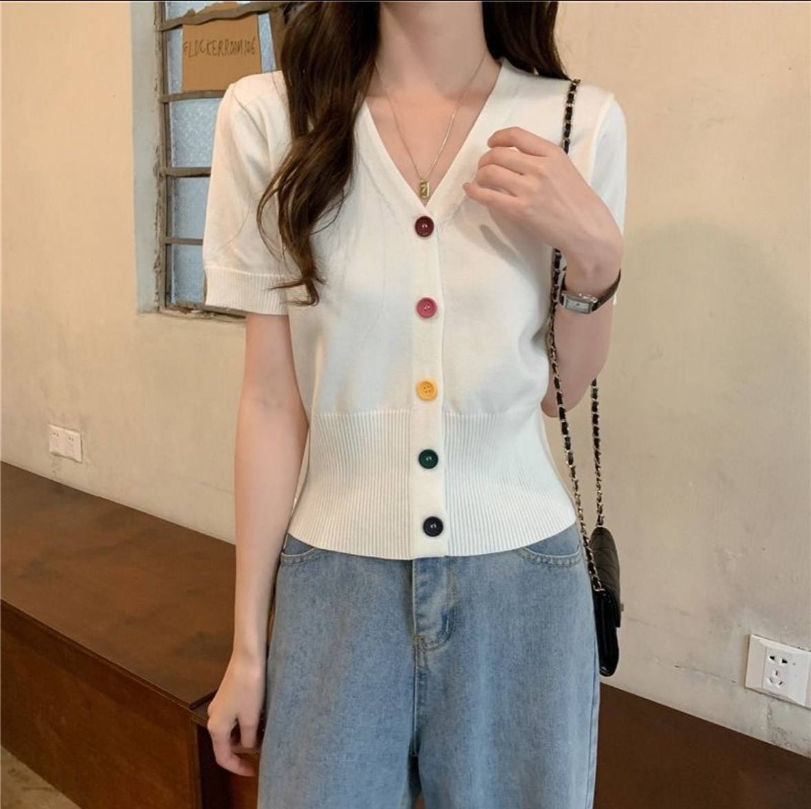 Short Sleeve V-Neck Contrast Button Knit Top