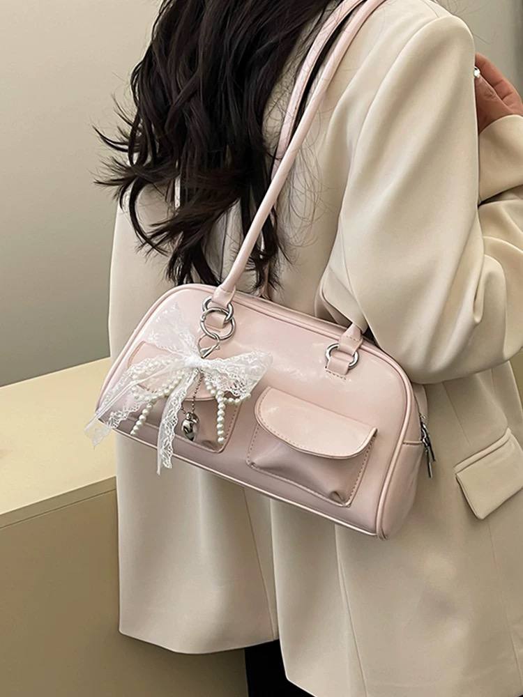 Boston-style shoulder bag