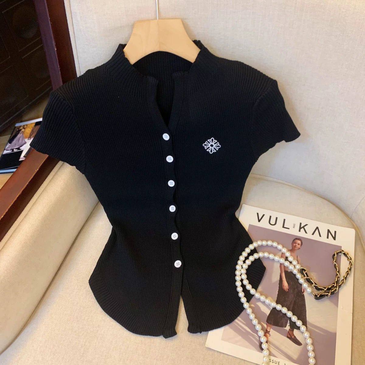 Black short-sleeved knit cardigan