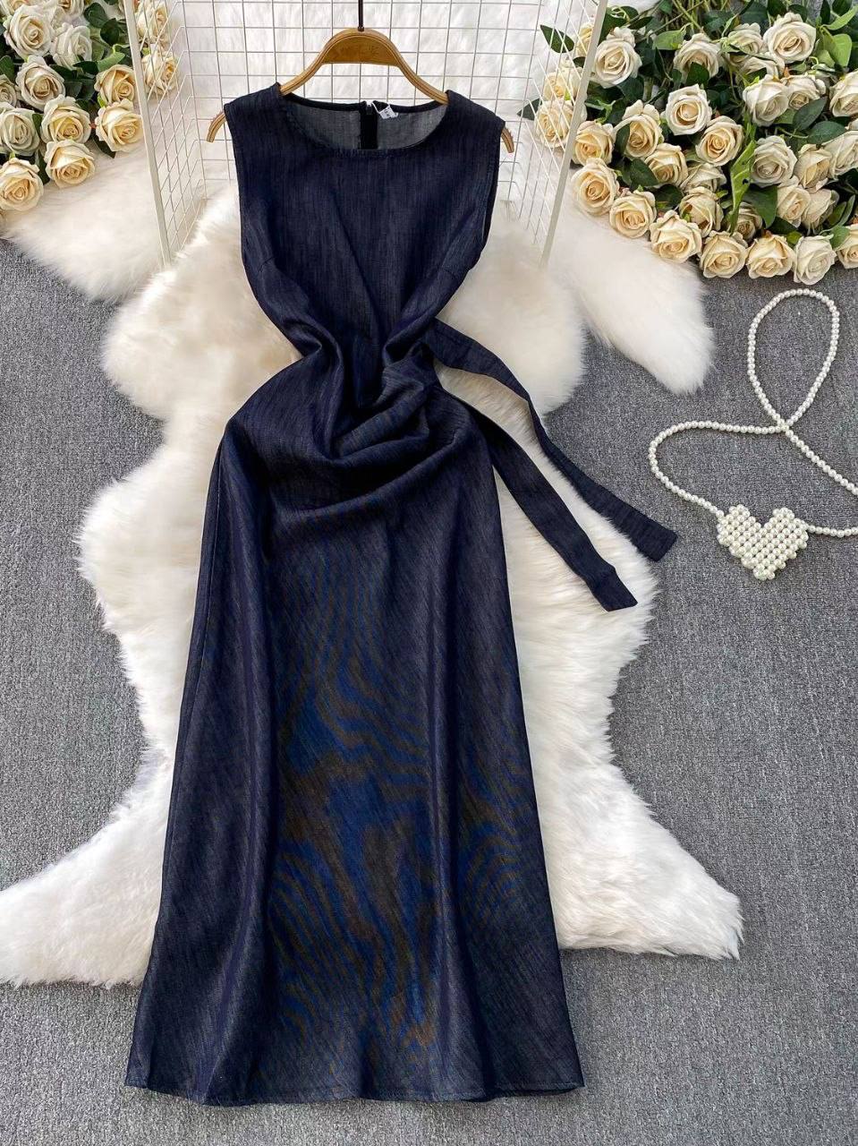 Dark blue sleeveless denim maxi dress