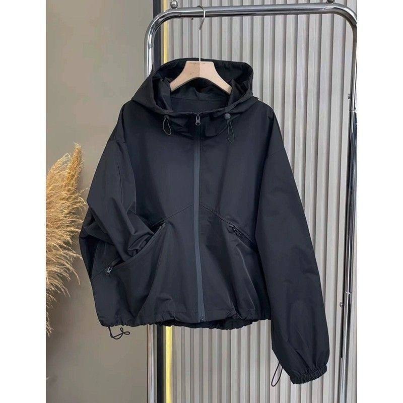 Women's loose-fit hooded windbreaker jacket