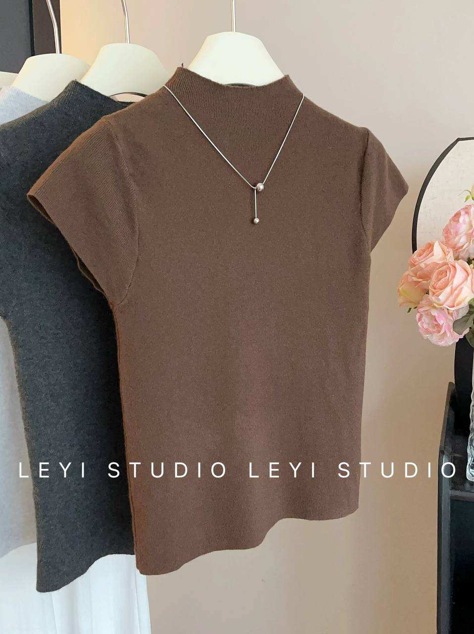 Brown Slim fit short sleeved knitted sweater