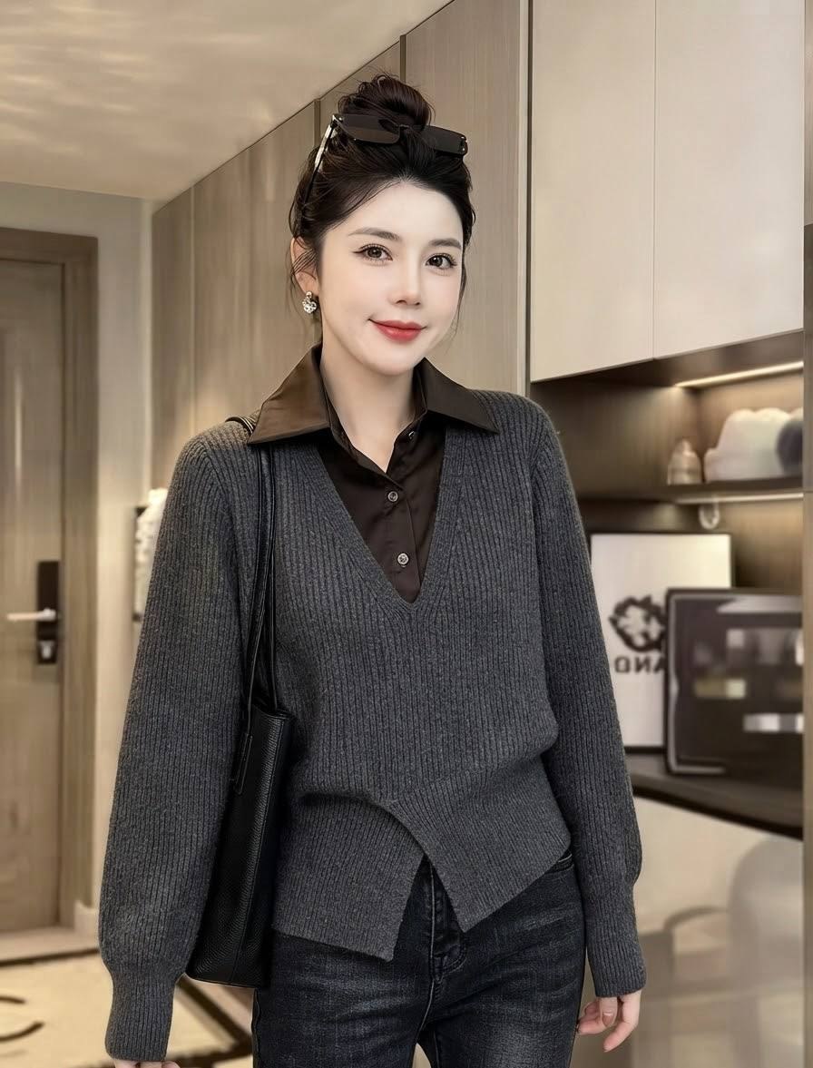 Gray ribbed knit V neck sweater