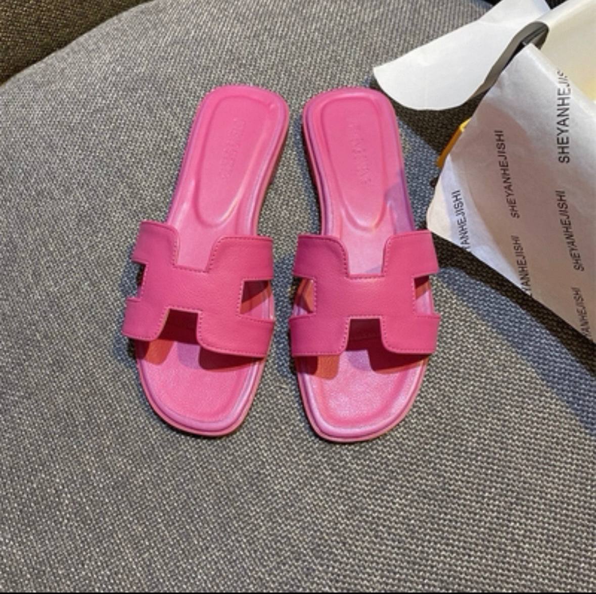 Versatile flat goatskin flip travel sandal