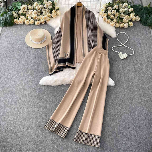 Three-piece knitted lounge set