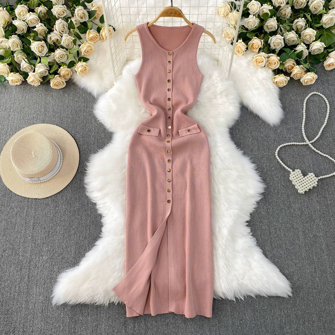 Elegant pink knitted midi dress